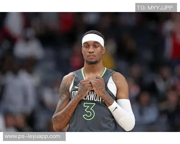 芬奇称赞麦丹在联防中的护筐核心地位全能表现是球队胜利的关键因素 芬奇称赞麦丹在联防中的护筐核心地位全能表现是球队胜利的关键因素